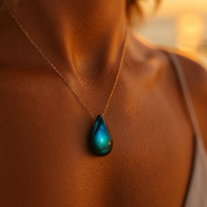 Lagoon | Necklace in Labradorite