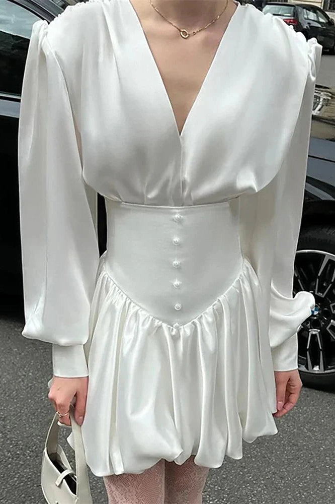 Effortlessly Elegant Dress with a Timeless Design