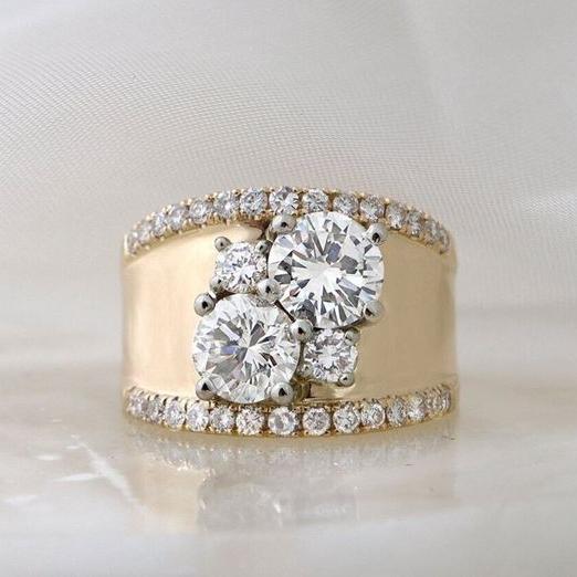 1+1 Offer: Golden Bright Zirconia Ring + Gold and Crystal Earrings