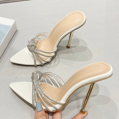 Effortlessly Elegant Heels with a Timeless Design
