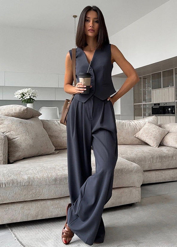 Polished Trousers with an Effortless Classic Look