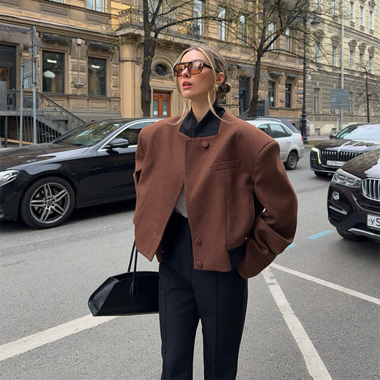 Effortlessly Elegant Jacket with a Timeless Design