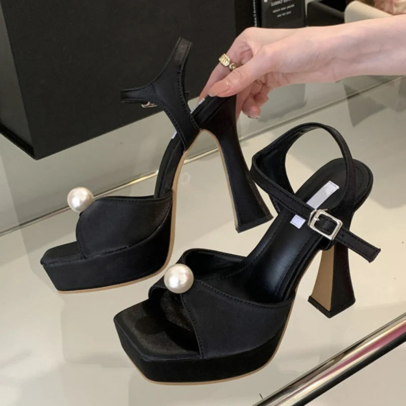 Beautifully Crafted Sandals in a Classic Style