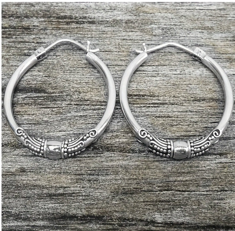 Retro Two-tone Carved Ring Earrings