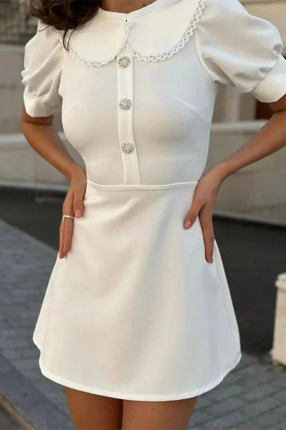 Effortlessly Elegant Dress with a Timeless Design