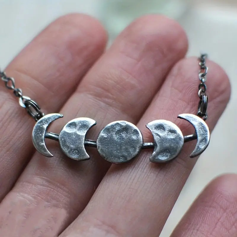 Silver Moon Cicle Necklace