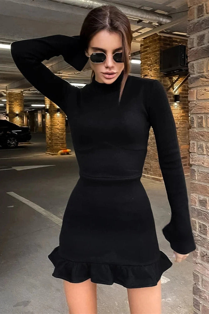 Effortlessly Elegant Dress with a Timeless Design