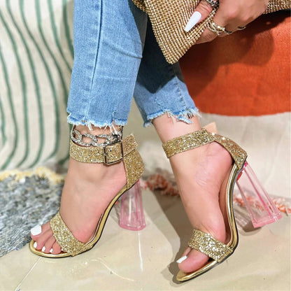 Effortlessly Elegant Heels with a Timeless Design