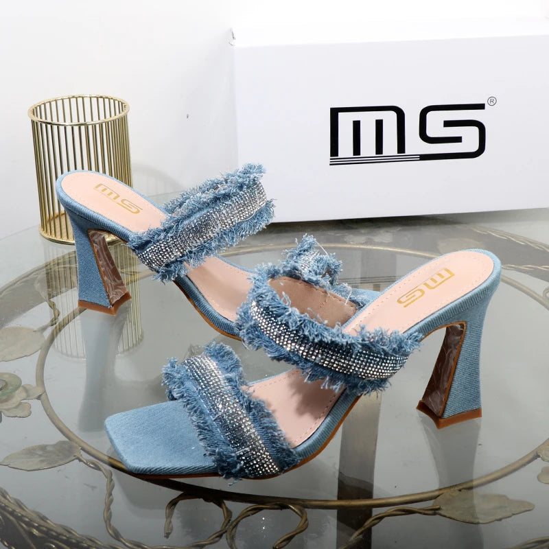 Polished Heels with an Effortless Classic Look