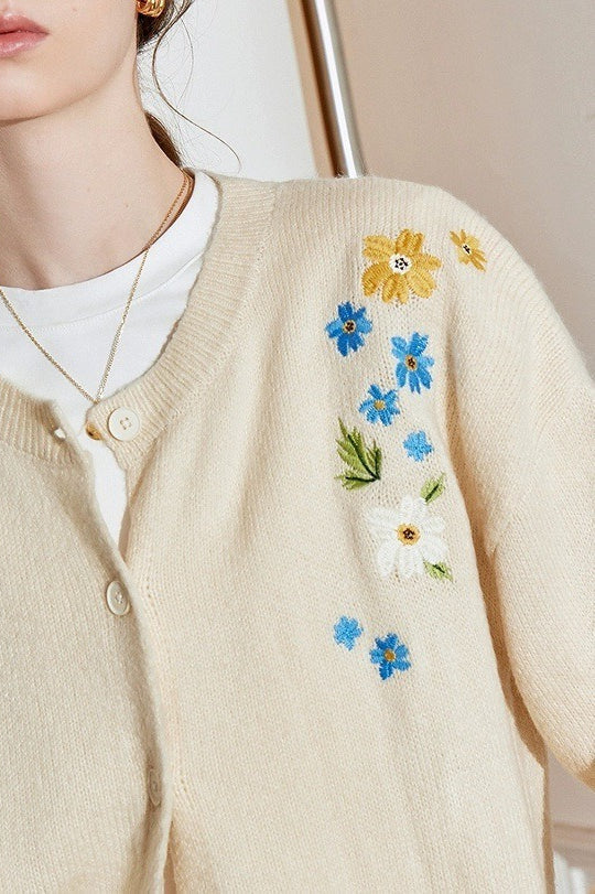 Timeless Vintage Style Blouse