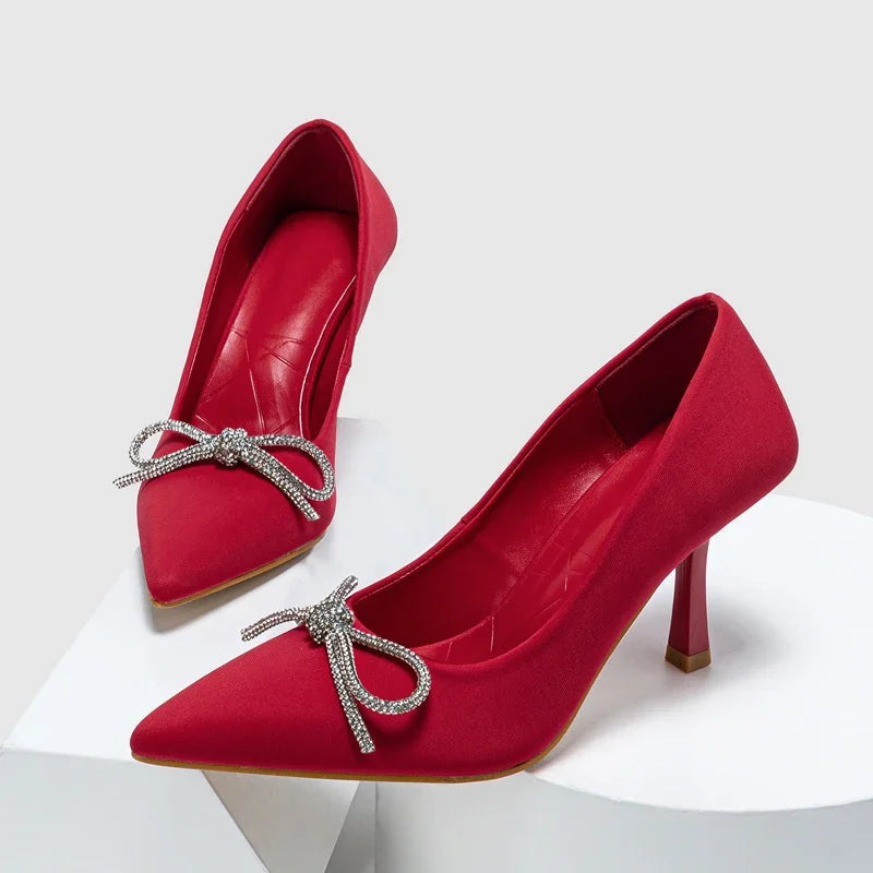 Effortlessly Elegant Heels with a Timeless Design