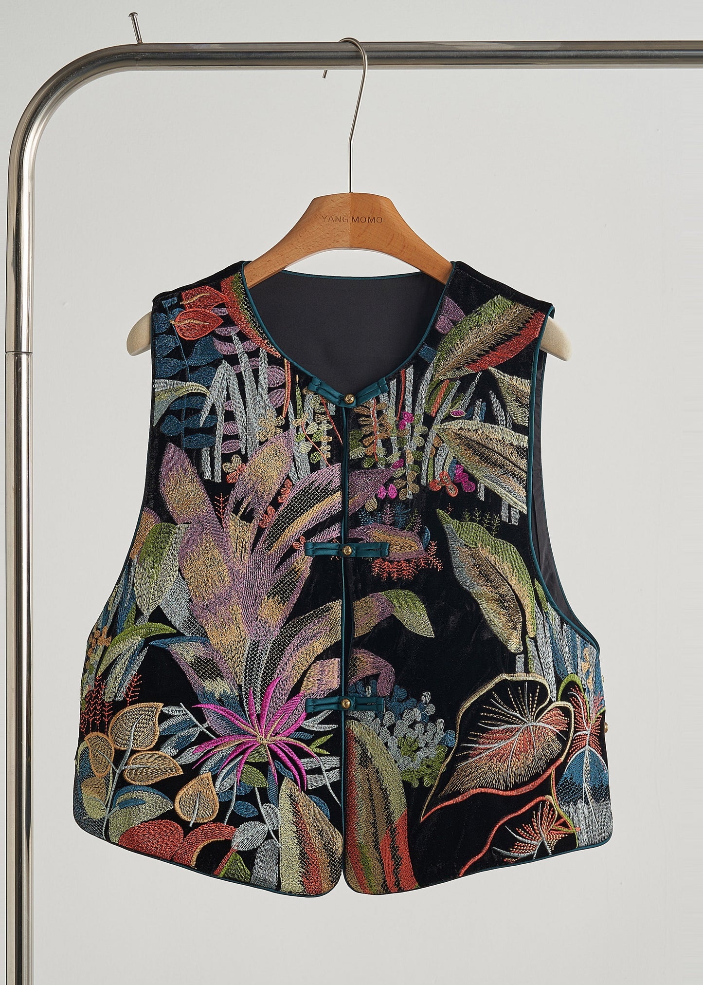 Handmade Black Embroideried Chinese Button Silk Velour Vests Fall