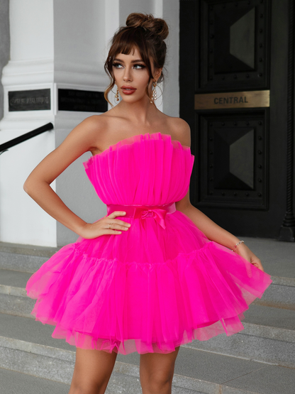 Effortlessly Elegant Dress with a Timeless Design