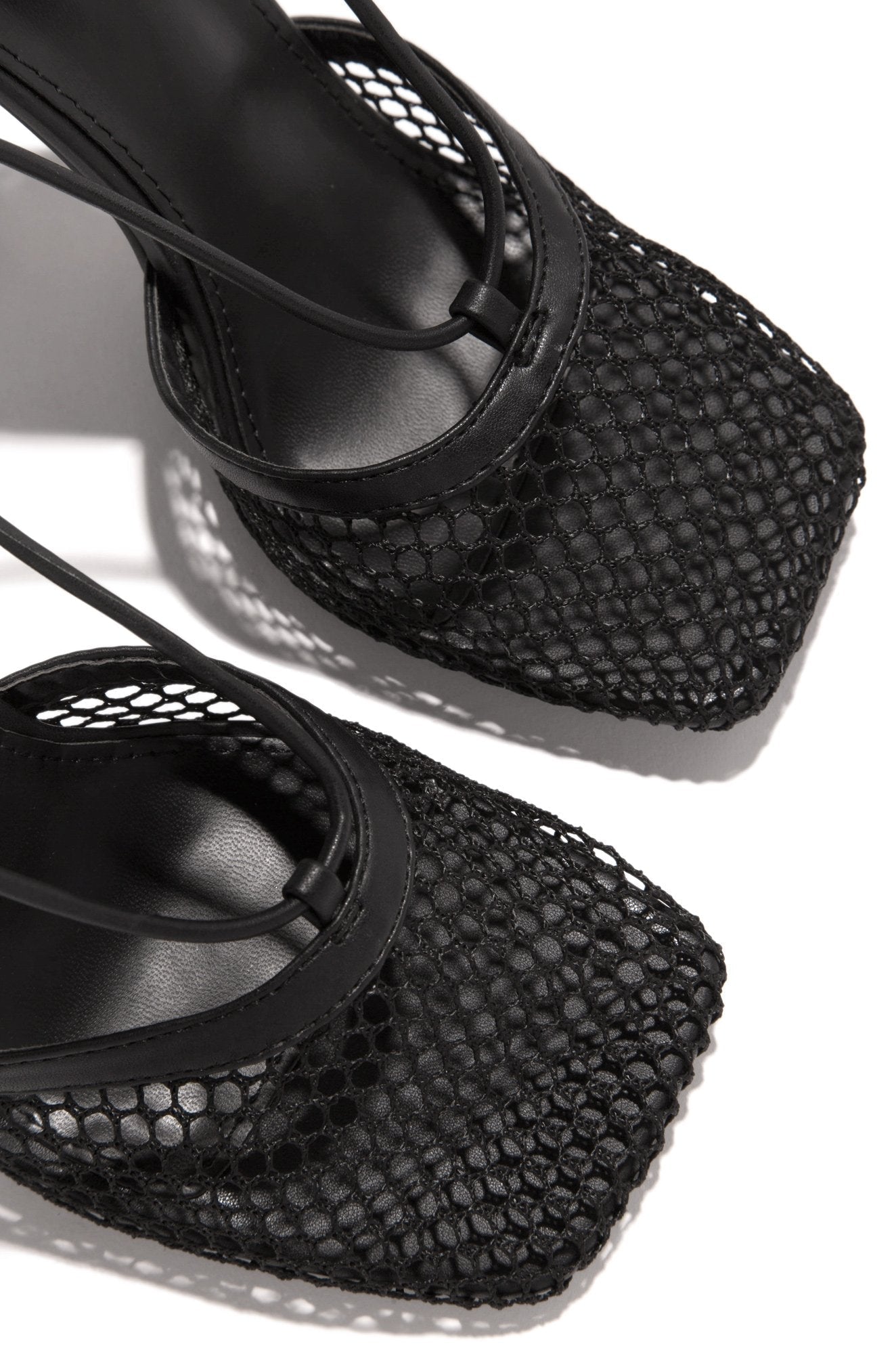 Effortlessly Elegant Heels with a Timeless Design