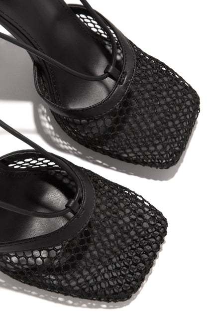 Effortlessly Elegant Heels with a Timeless Design
