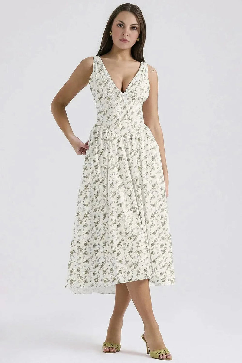 Classic Vintage Dress with a Flattering Fit