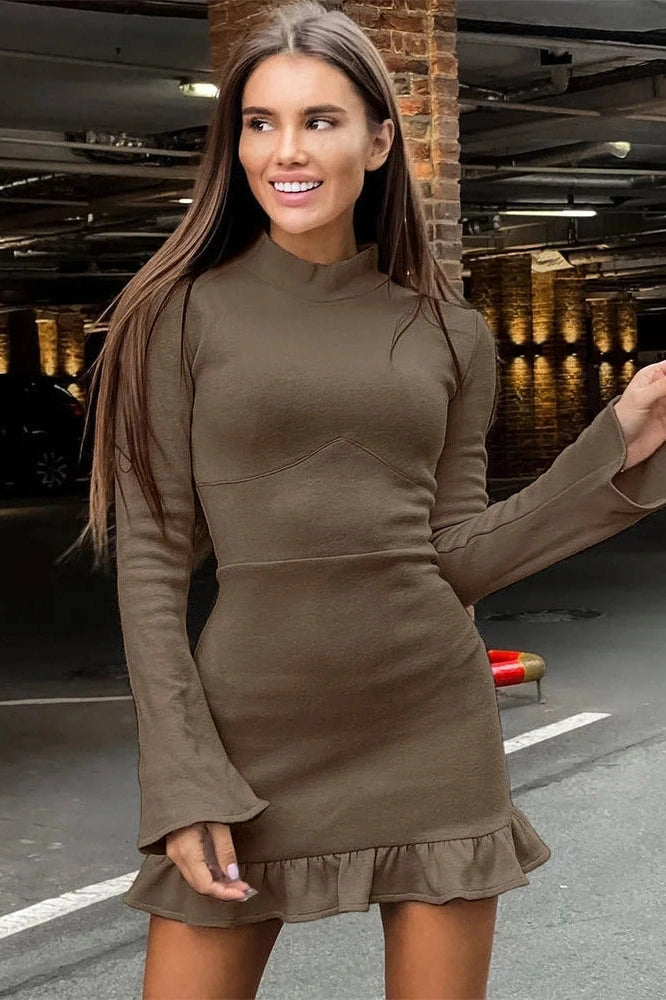 Effortlessly Elegant Dress with a Timeless Design