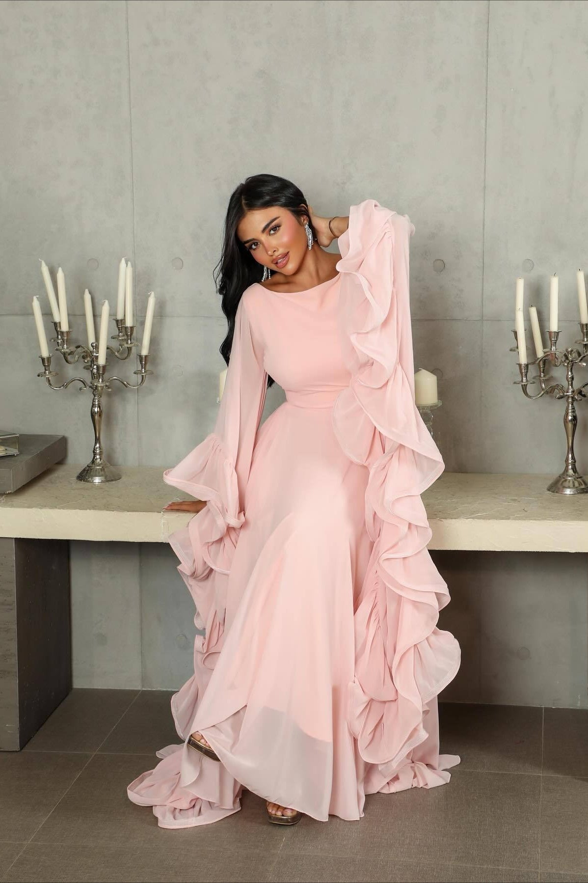 Beautifully Finished Dress in a Timeless Design