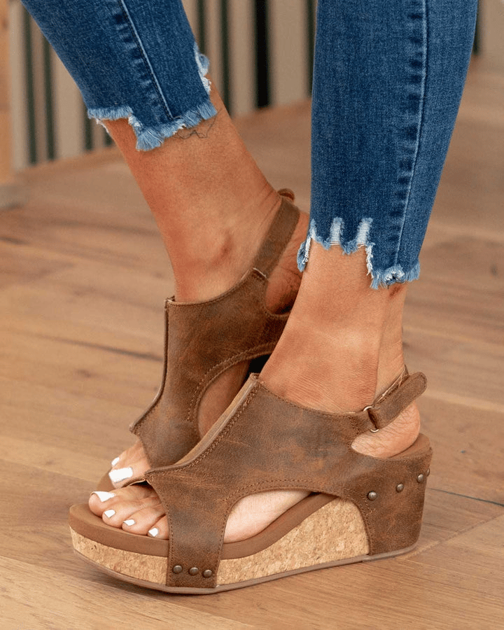 Graceful Orthopedic Shoes for Modern Look
