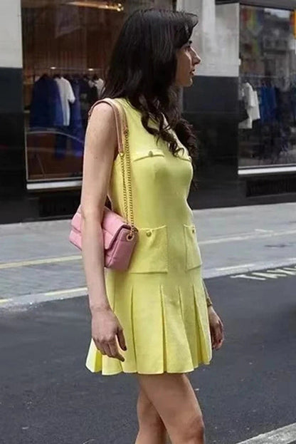 Well Tailored Dress with a Graceful Silhouette