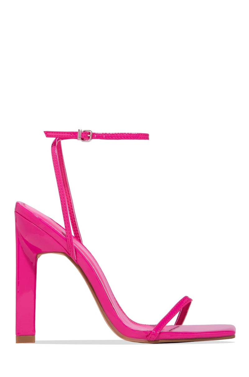 A Vintage Style Heels with Delicate Timeless Details