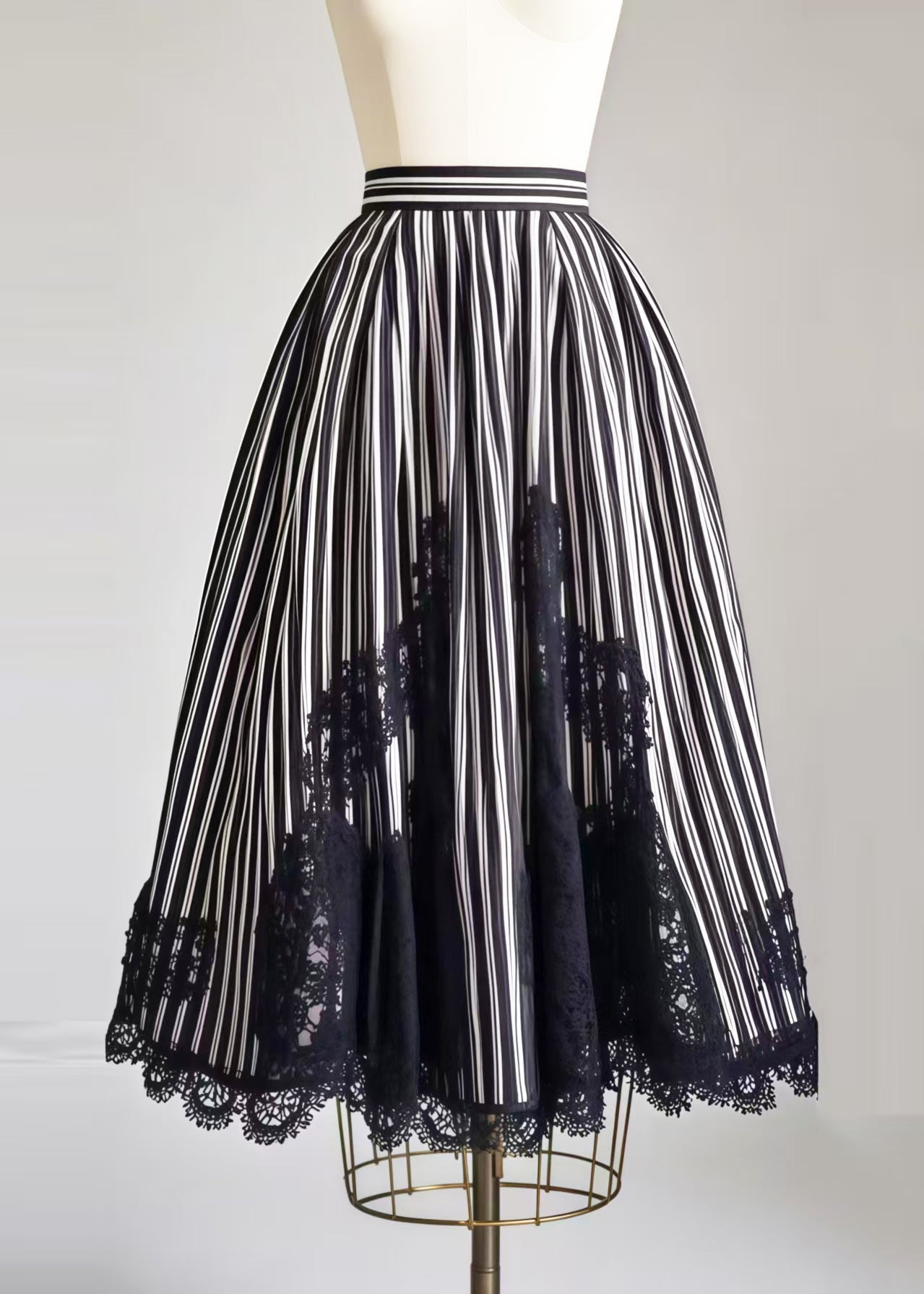 Black Striped Patchwork Lace Exra Large Hem Skirt Summer