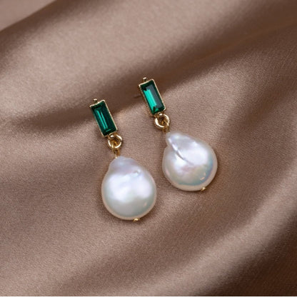 Luxurious Gold Earrings With Pearls and Green Zirconia