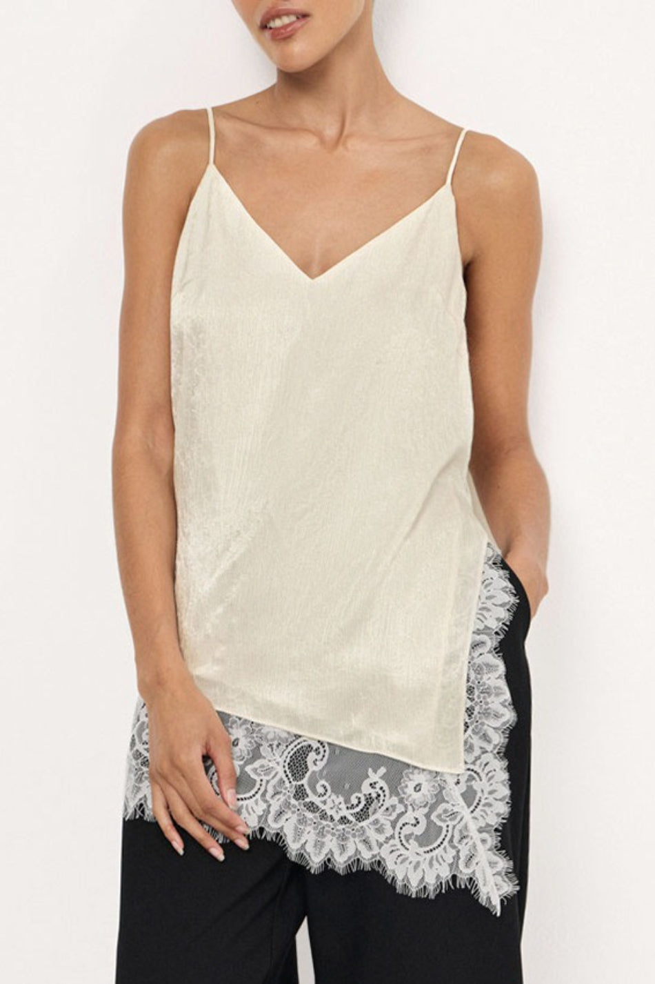 Classic Vintage & Enduringly Stylish Top