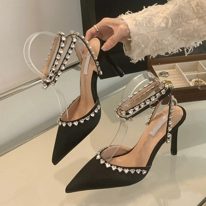 Classic Vintage Heels with a Flattering Fit