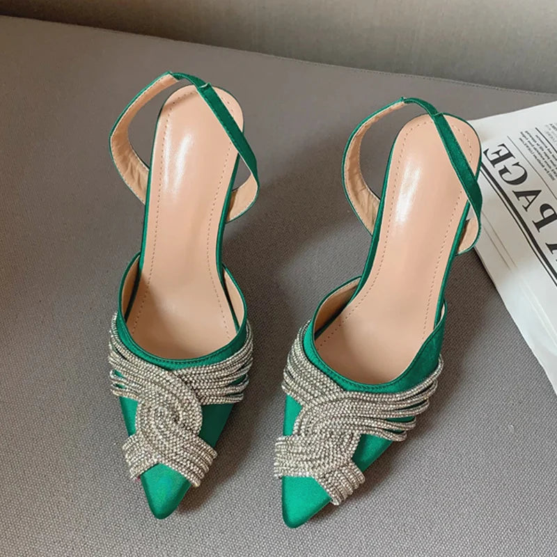 Well Tailored Heels with a Graceful Silhouette