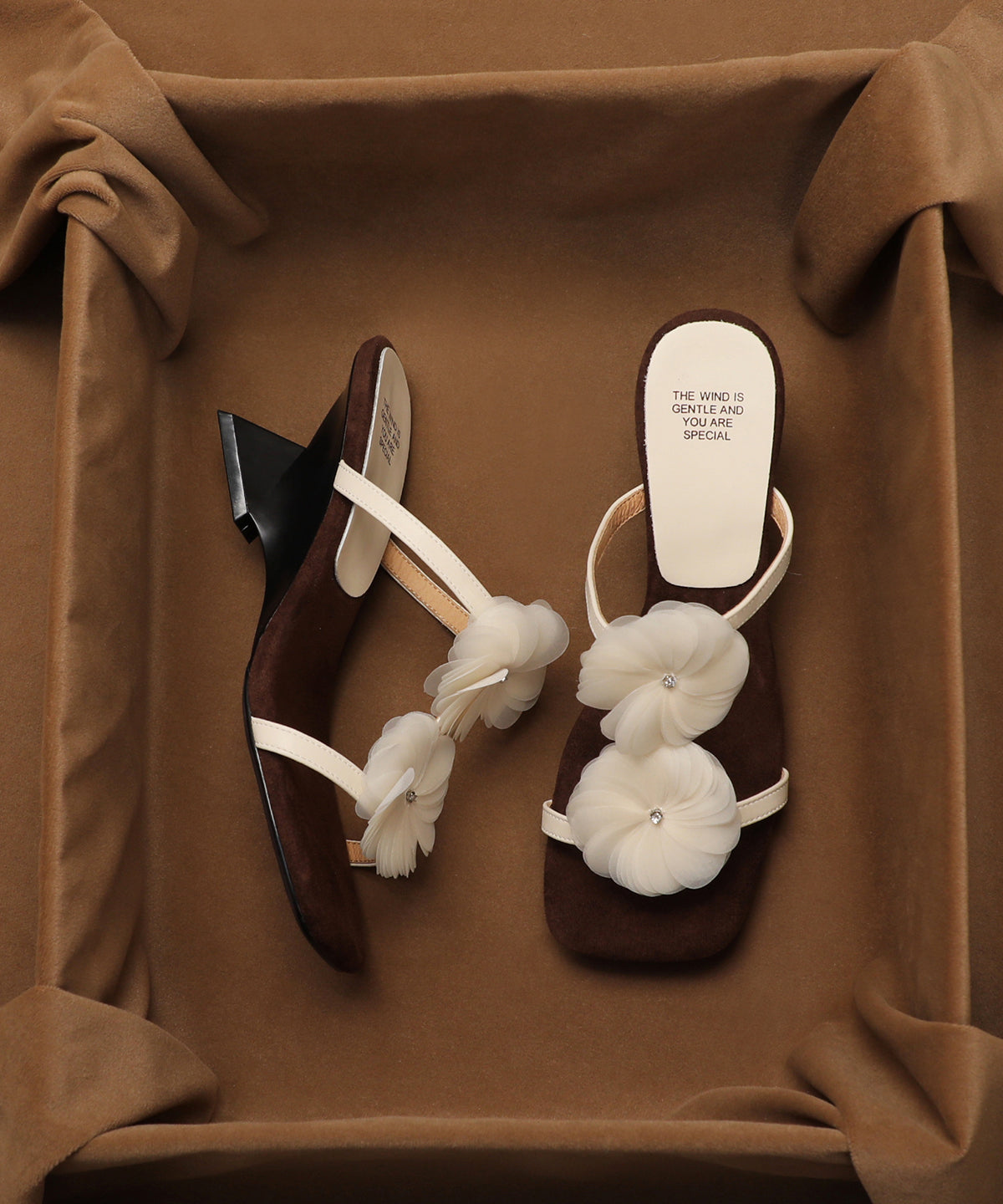 Summer New Beige Flower Wedge Heel Open Toe Slippers