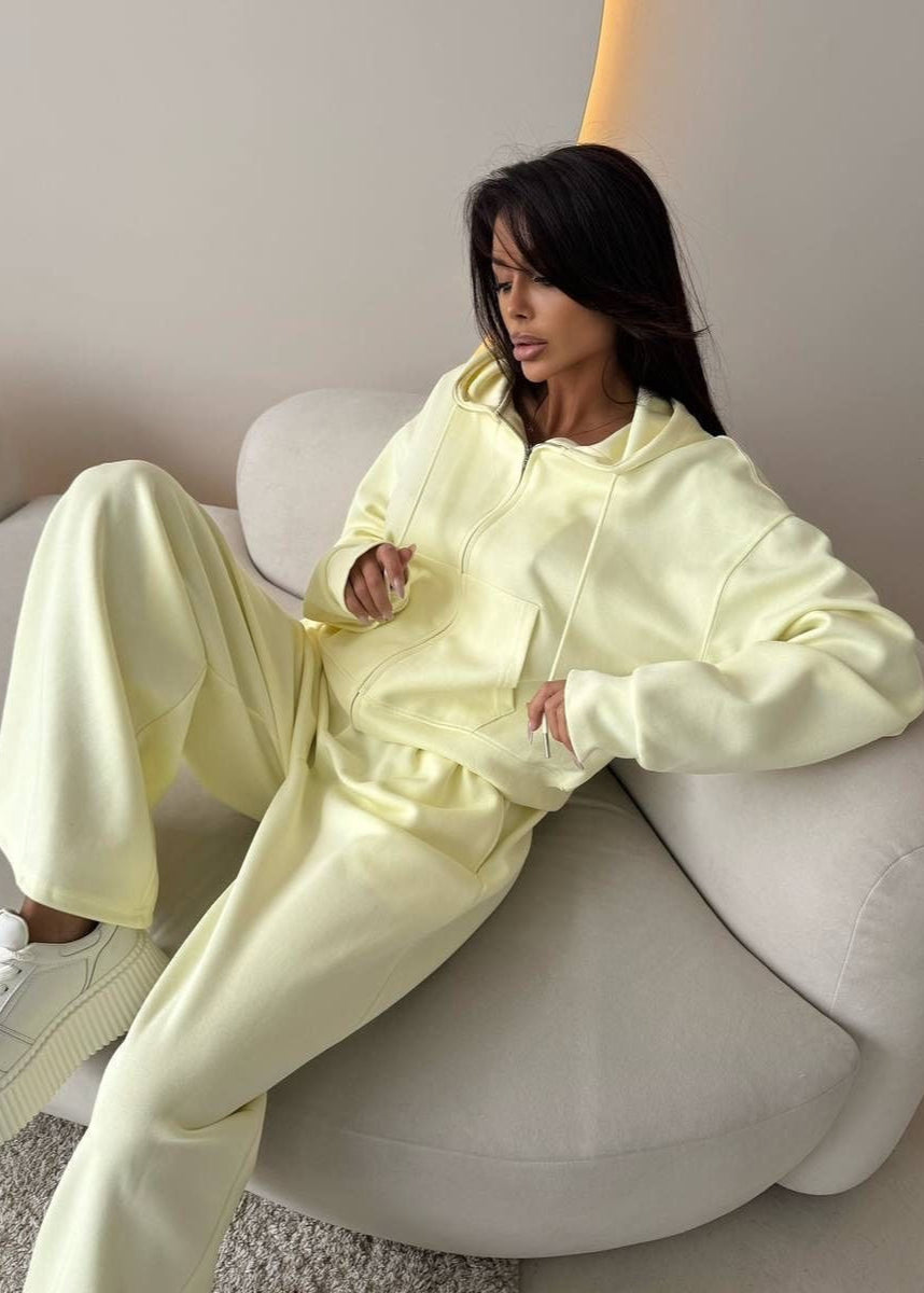 Classic Vintage Pants with a Flattering Fit
