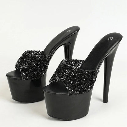 Effortlessly Elegant Heels with a Timeless Design