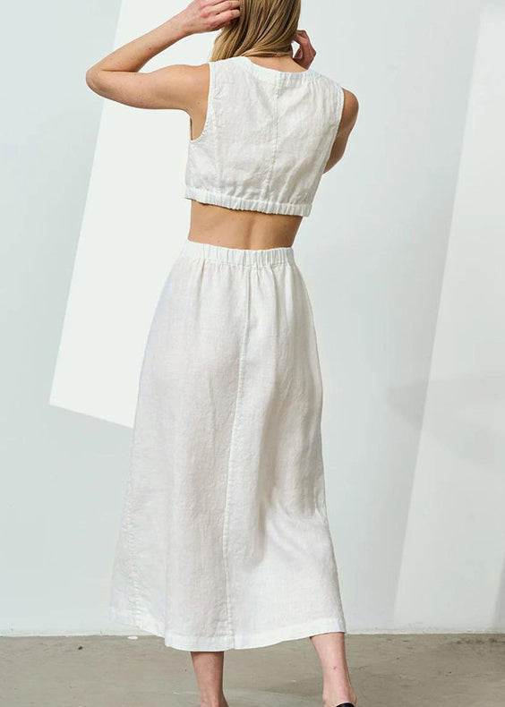 Minimally White Crop Top V-neck Tank With Exposed Navel