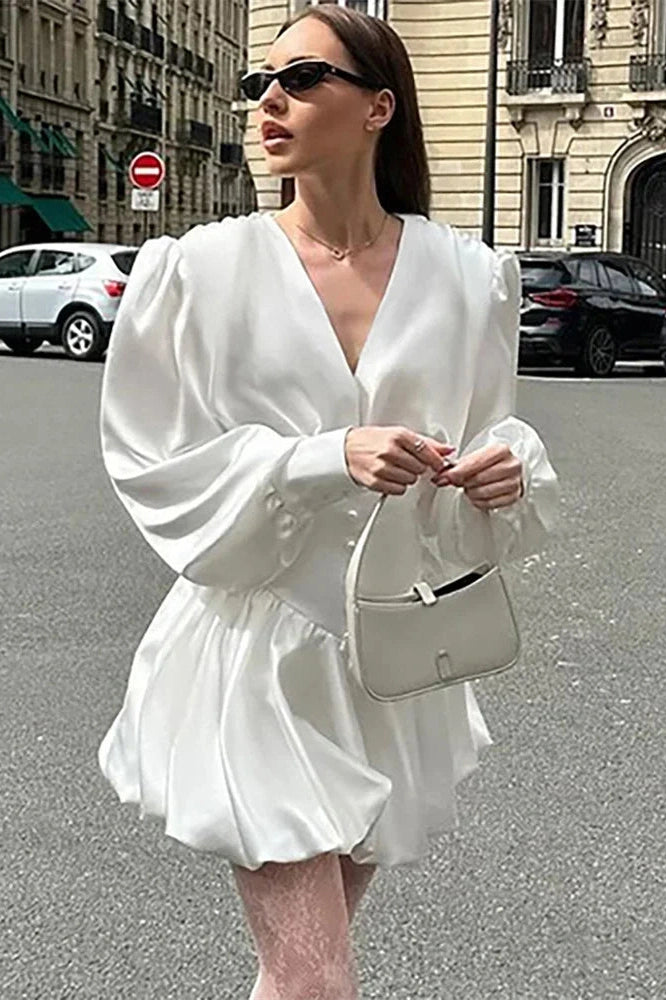 Effortlessly Elegant Dress with a Timeless Design
