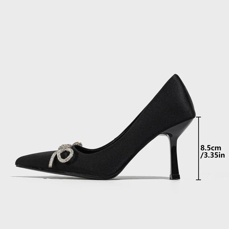Effortlessly Elegant Heels with a Timeless Design