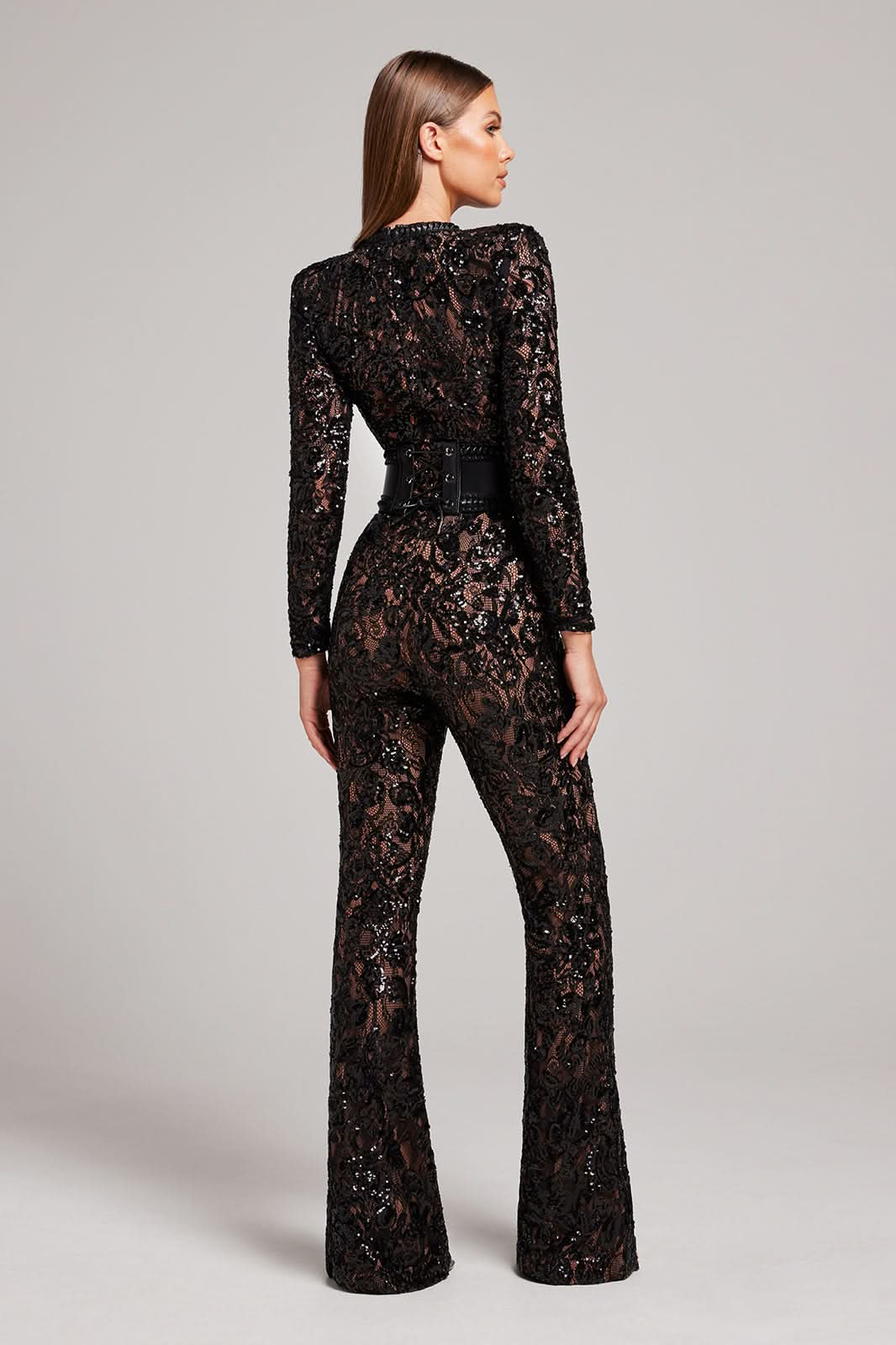 Effortlessly Elegant Garment with a Timeless Design
