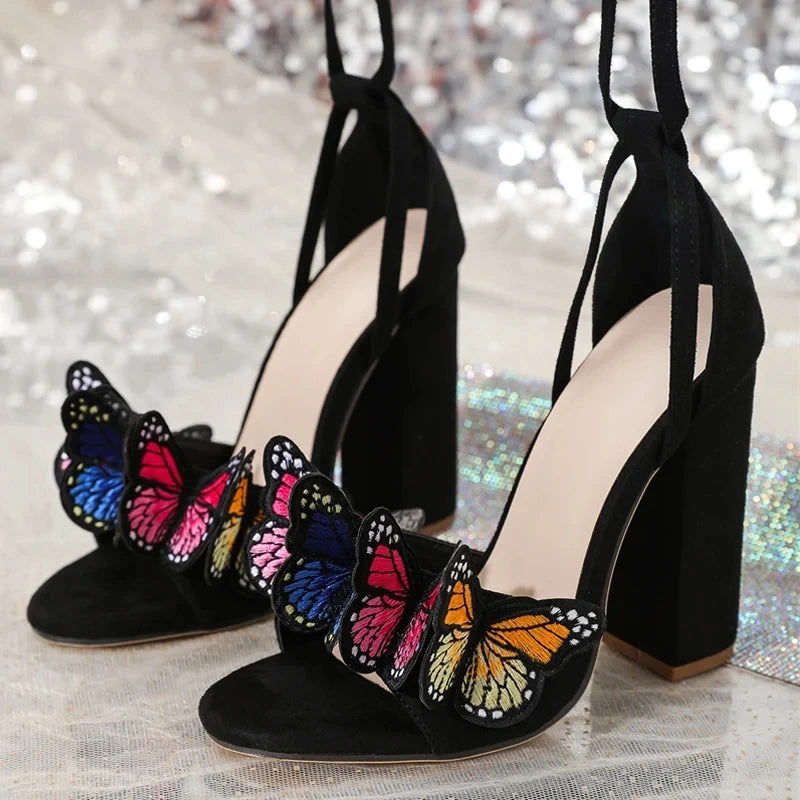 Classic Vintage Heels with a Flattering Fit