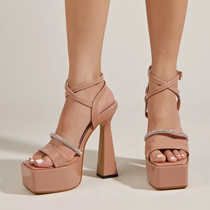 Polished Heels with an Effortless Classic Look