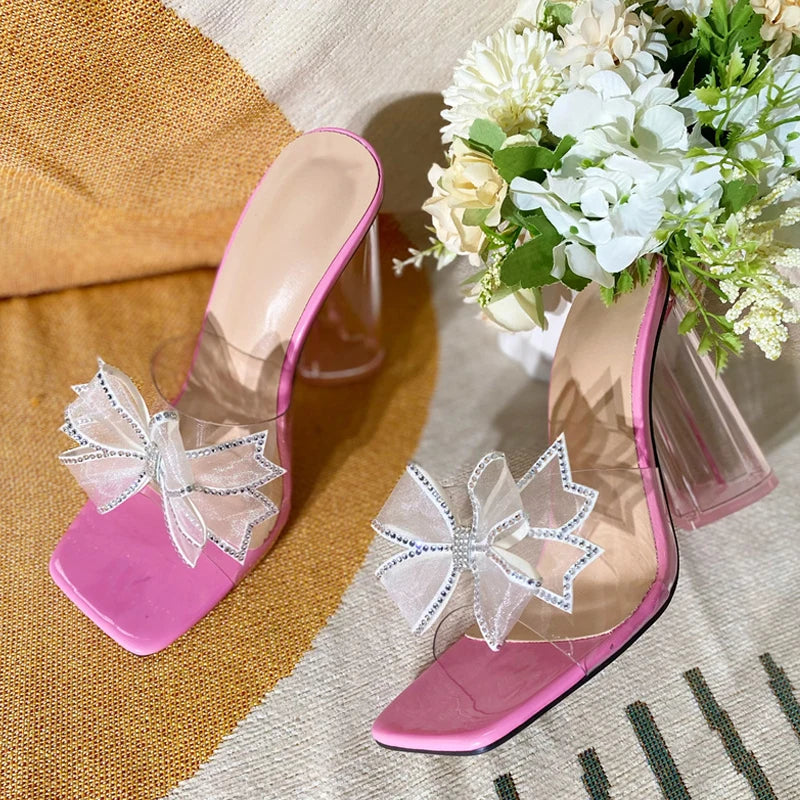 Effortlessly Elegant Sandals with a Timeless Design
