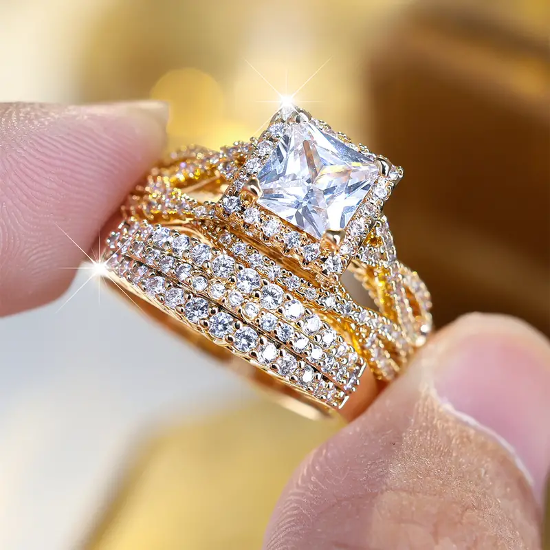 Gold Sparkling Ring Set