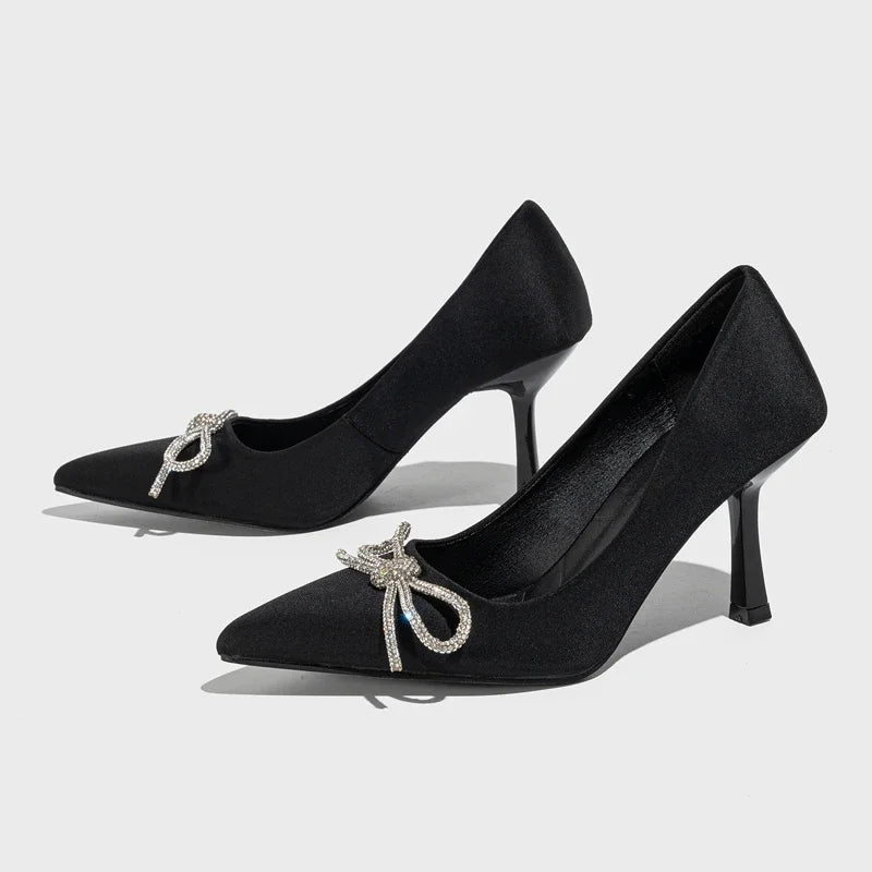 Effortlessly Elegant Heels with a Timeless Design