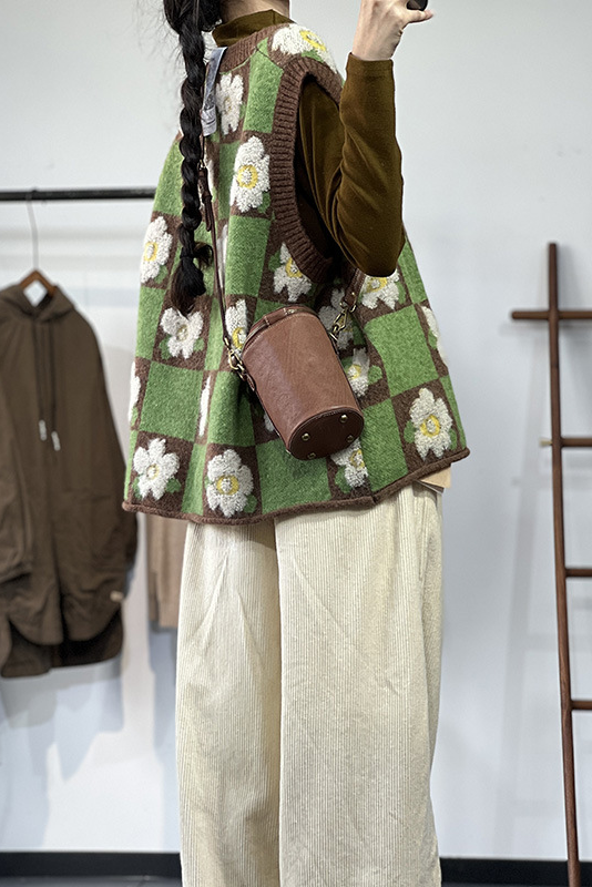 - Autumn Contrasting Color Jacquard Knit Loose Vest
