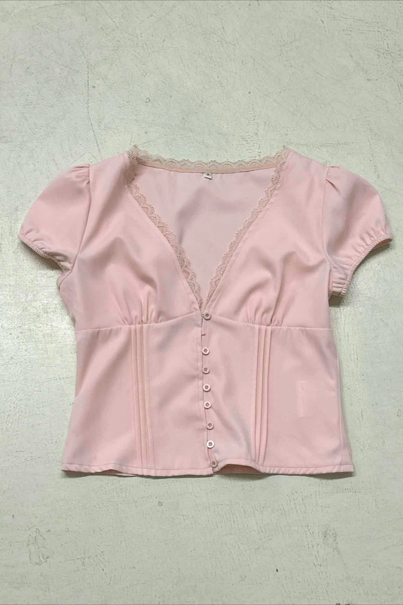 Effortlessly Elegant Blouse with a Timeless Design