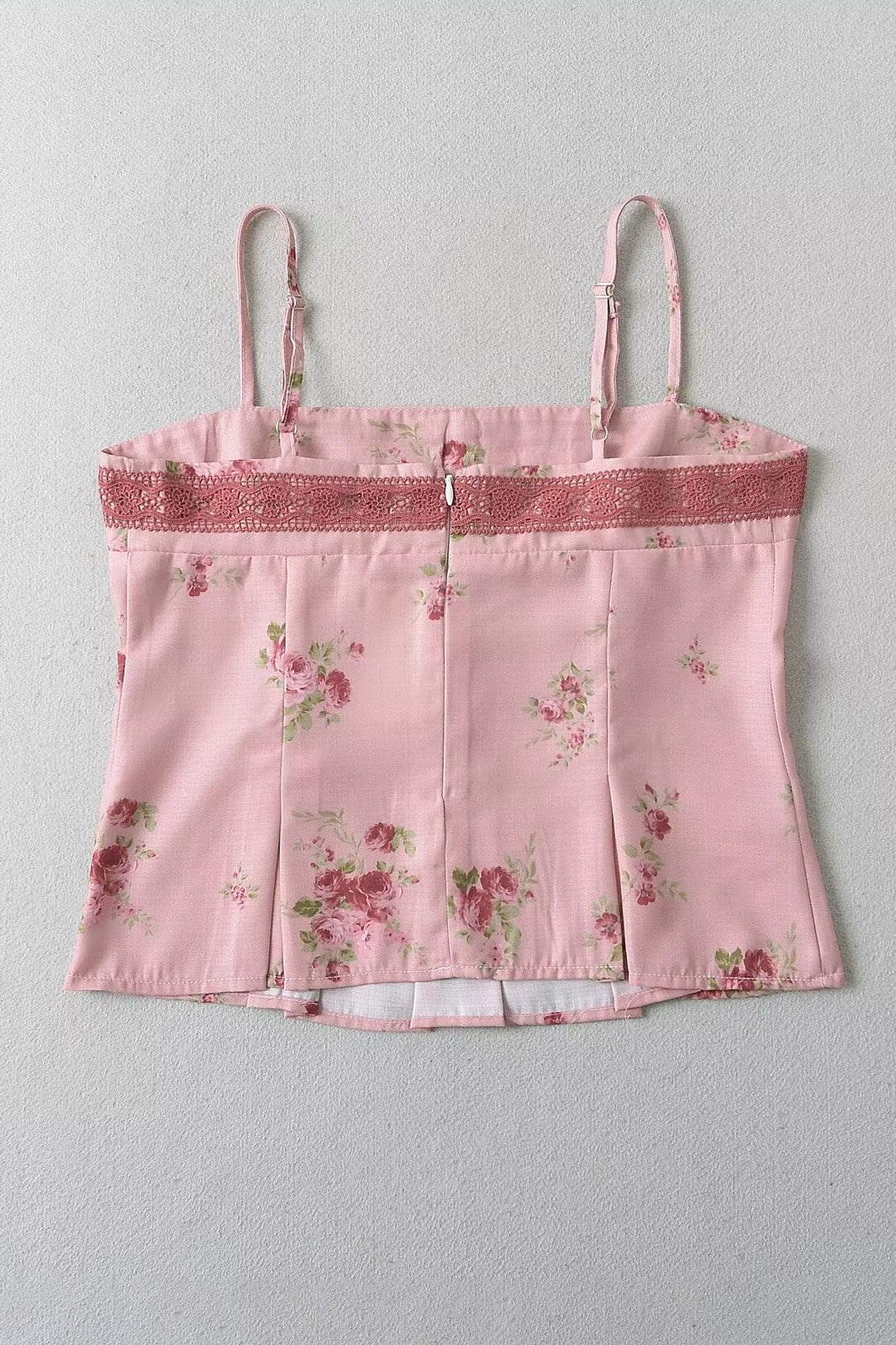 Beautifully Finished Top in a Timeless Design