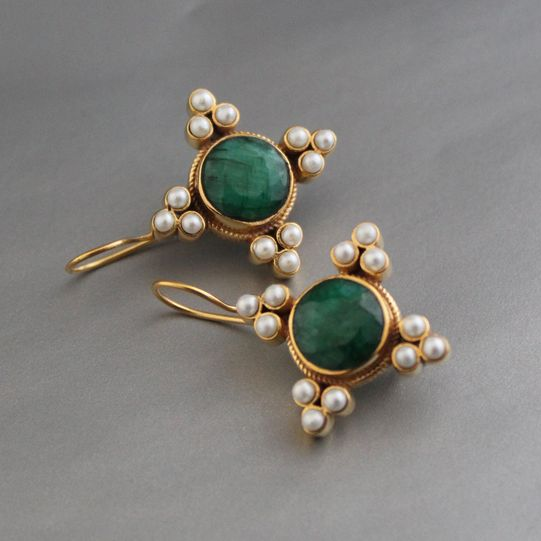 Green Crystal & Pearls Earrings