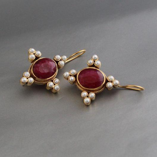 Aretes Piedra Roja y Perlas en Oro Vintage