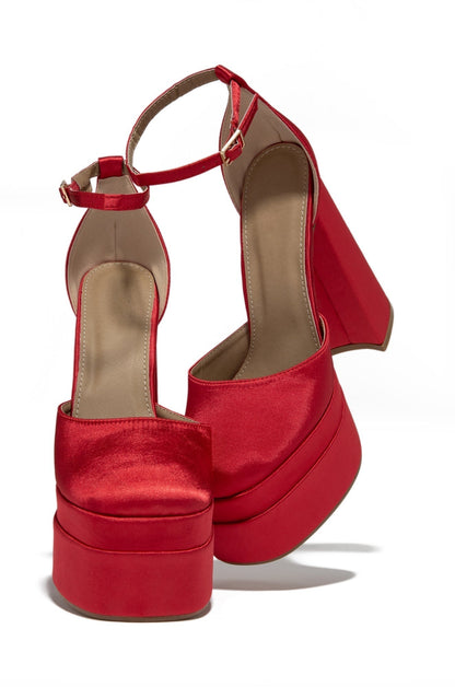 Beautifully Finished Heels in a Timeless Design