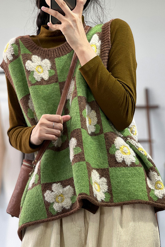 - Autumn Contrasting Color Jacquard Knit Loose Vest