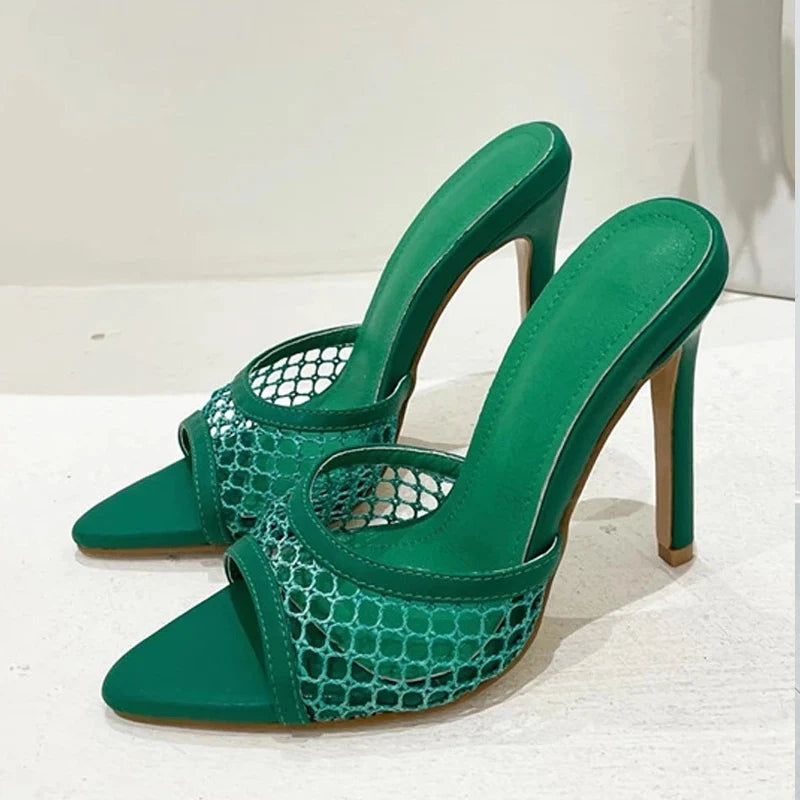 Polished Heels with an Effortless Classic Look